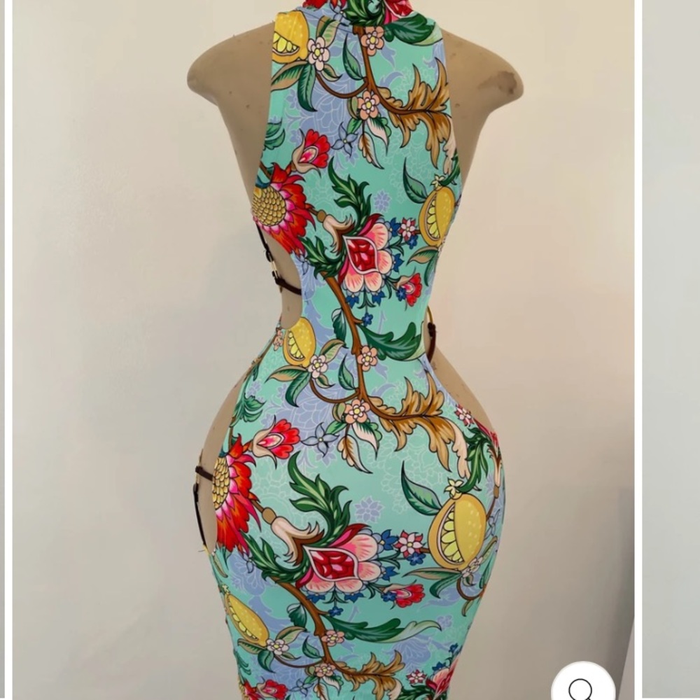 Floral dress - Picture 2 of 2